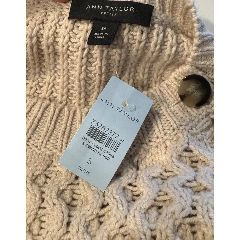 Ann Taylor smoke free
